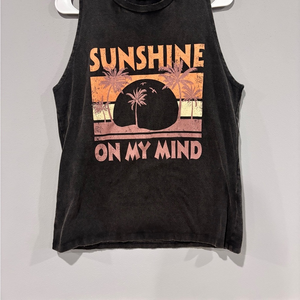 Distressed Black 'Sunshine On My Mind' Tank Top Size Medium